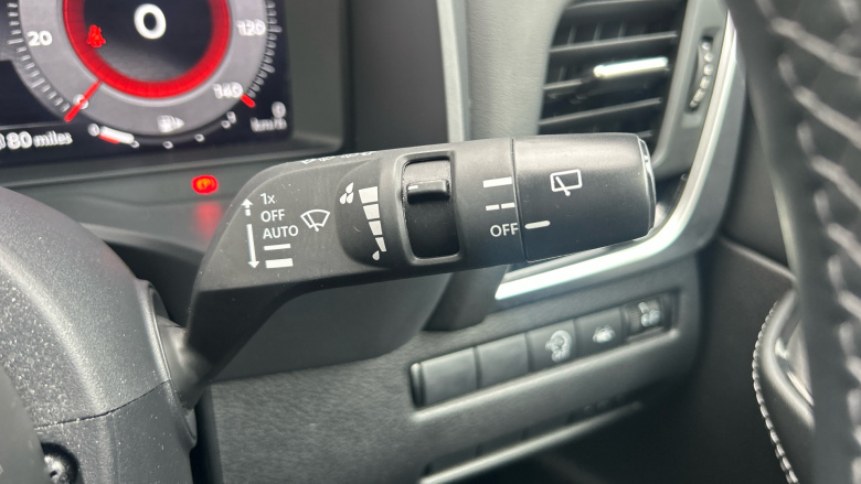 Nissan Qashqai 1.3 DiG-T MH 158 N-Connecta 5dr Xtronic Petrol Hatchback